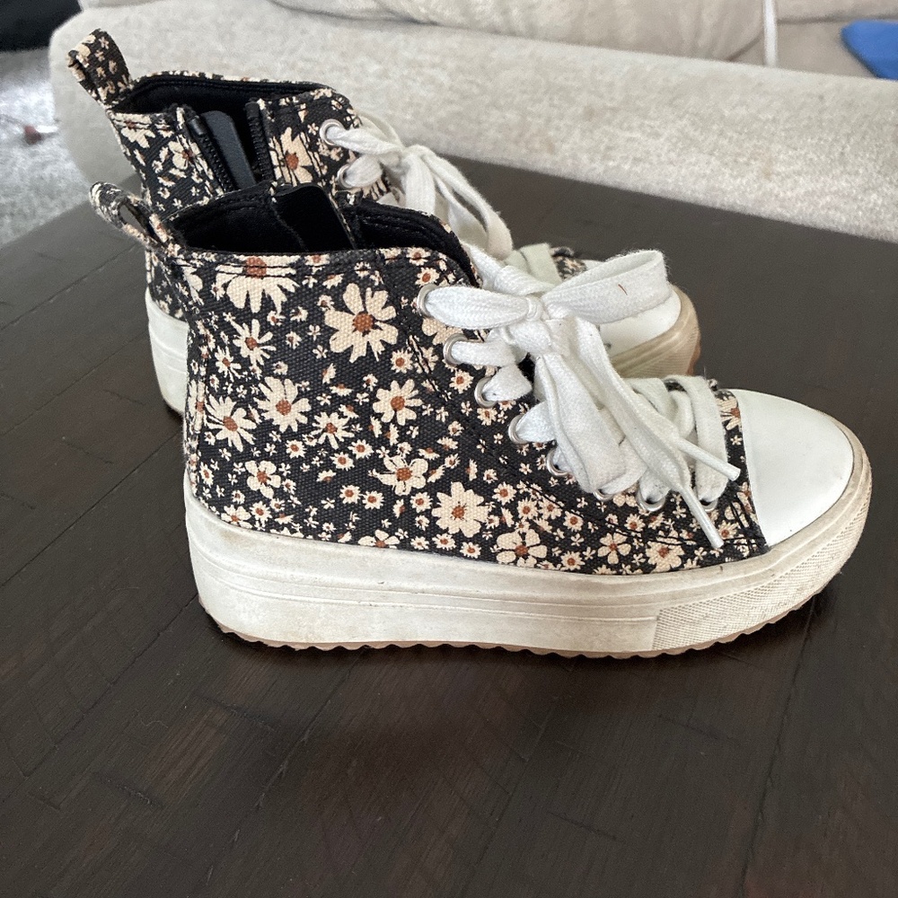 Girls high top sneakers